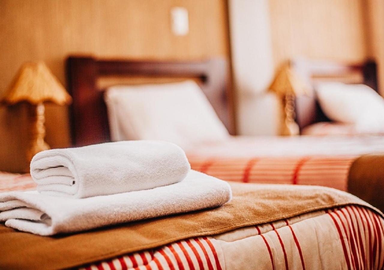 Las Tholas Hotel Уюні Екстер'єр фото